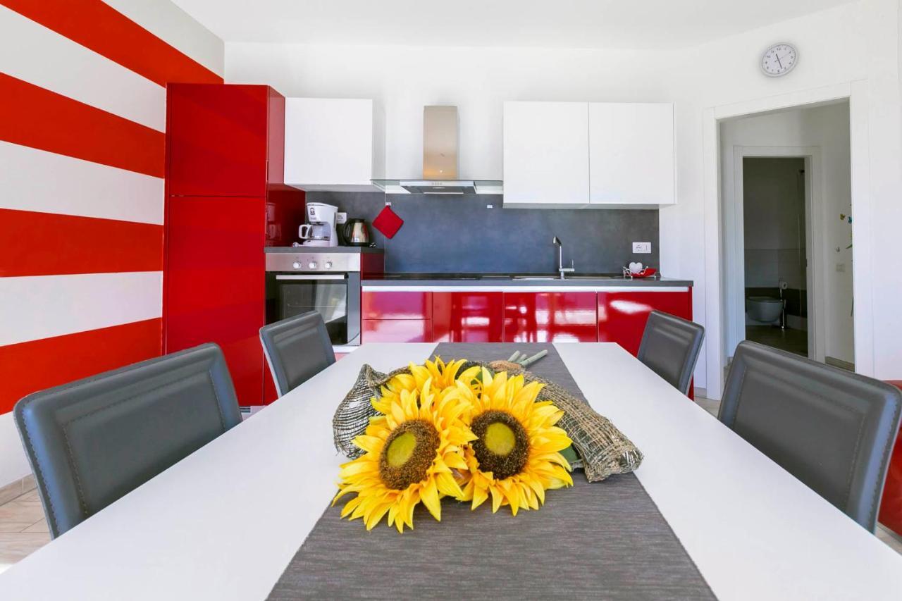 La Collinetta Apartments Vercana Екстер'єр фото