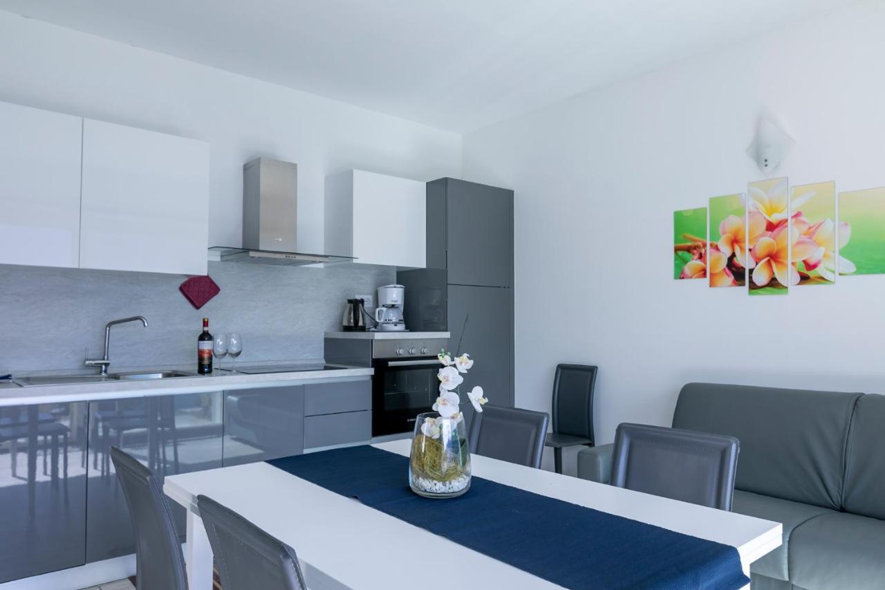 La Collinetta Apartments Vercana Екстер'єр фото